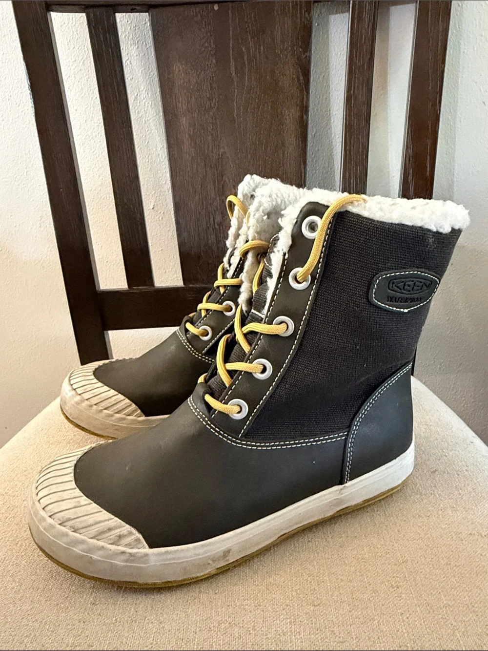 Keen Women’s Elsa Sherpa-Lined Rain Winter Boots Army Green Size 6.5